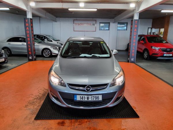 Opel Astra Saloon, Diesel, 2014, Silver