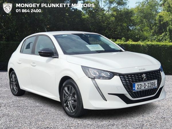 Peugeot 208 Hatchback, Petrol, 2022, White
