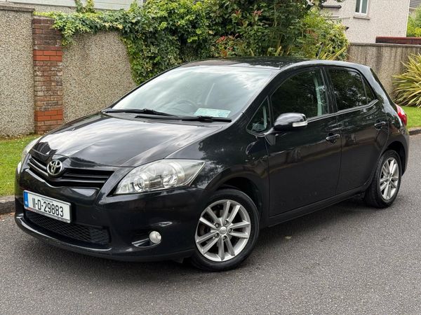 Toyota Auris Hatchback, Petrol, 2011, Black