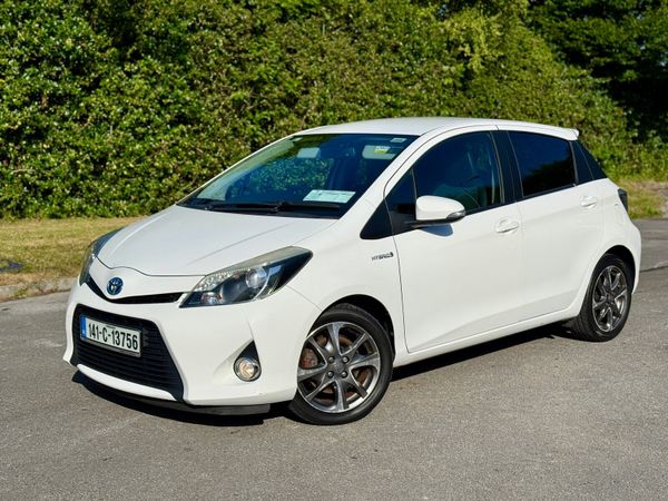 Toyota Yaris Hatchback, Petrol Hybrid, 2014, White