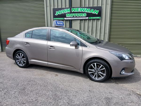 Toyota Avensis Saloon, Diesel, 2015, Beige