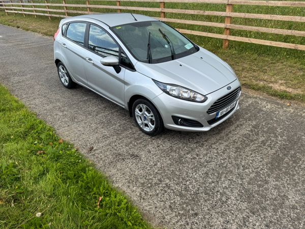 Ford Fiesta Hatchback, Petrol, 2016, Silver