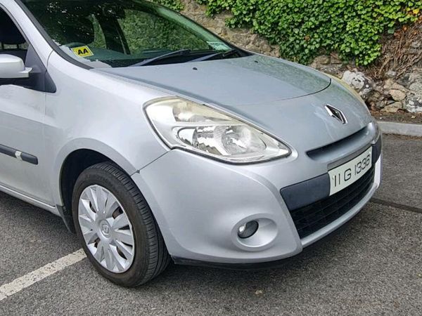 Renault Clio Hatchback, Ethanol Petrol, 2011, Silver