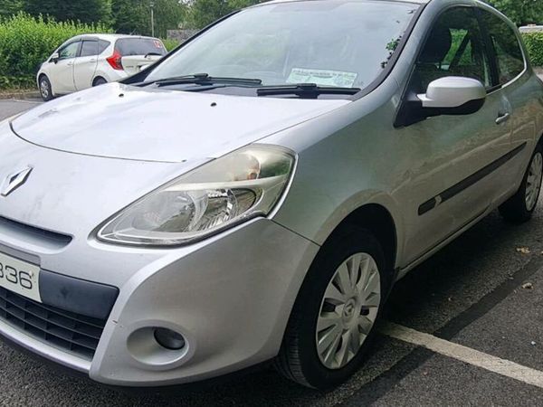 Renault Clio Hatchback, Ethanol Petrol, 2011, Silver
