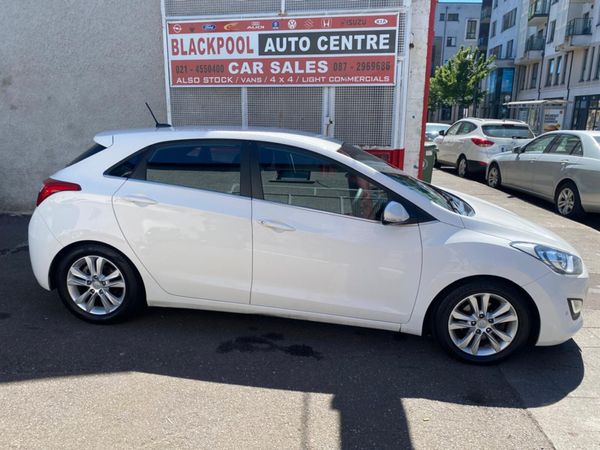Hyundai i30 Hatchback, Diesel, 2012, White