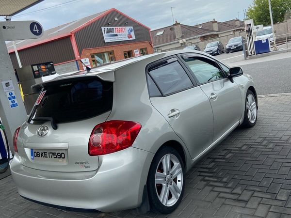 Toyota Auris Hatchback, Diesel, 2008, Silver