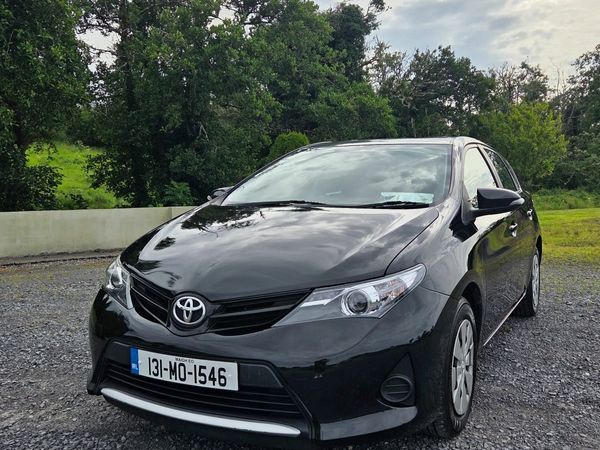 Toyota Auris Hatchback, Petrol, 2013, Black