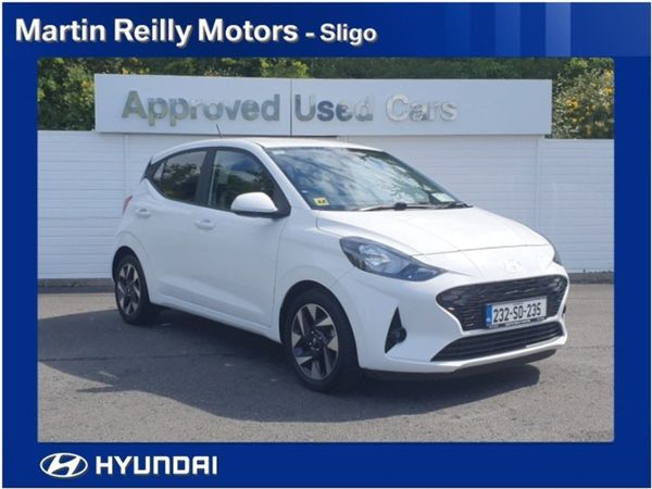 Hyundai i10 Hatchback, Petrol, 2023, White