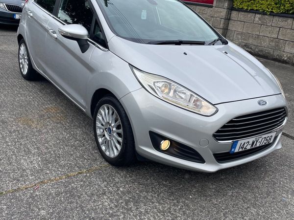 Ford Fiesta Hatchback, Petrol, 2014, Silver