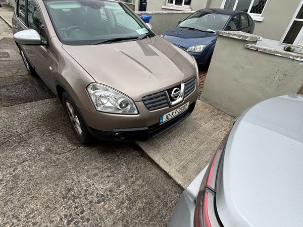 Nissan Qashqai Hatchback, Diesel, 2010, Brown