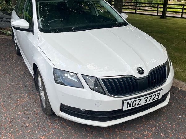 Skoda Octavia Estate, Diesel, 2019, White