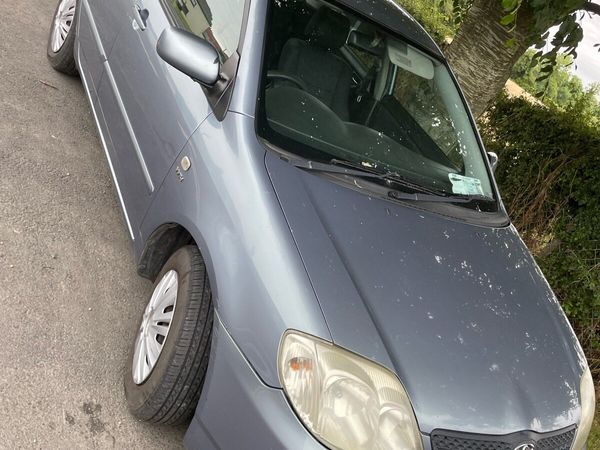 Toyota Corolla Saloon, Petrol, 2004, Grey