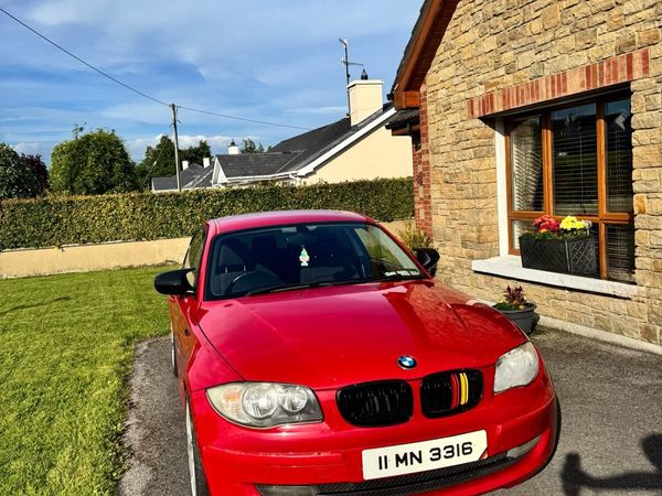 BMW 1-Series Hatchback, Diesel, 2011, Red