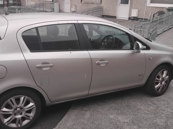 Vauxhall Corsa Hatchback, Diesel, 2009, Silver