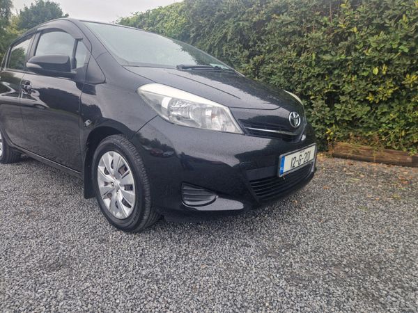 Toyota Yaris Hatchback, Petrol, 2012, Black