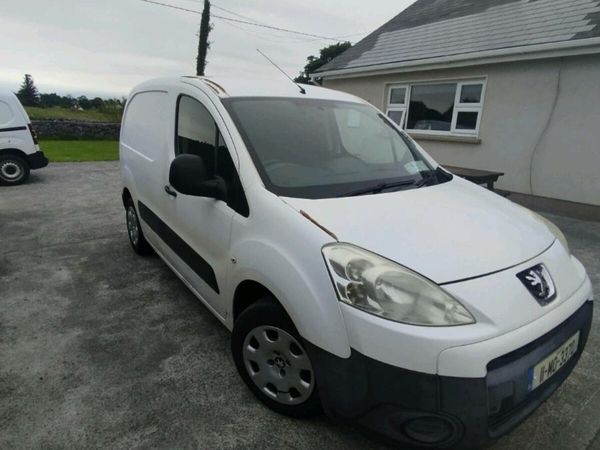 Peugeot Partner MPV, Diesel, 2011, White