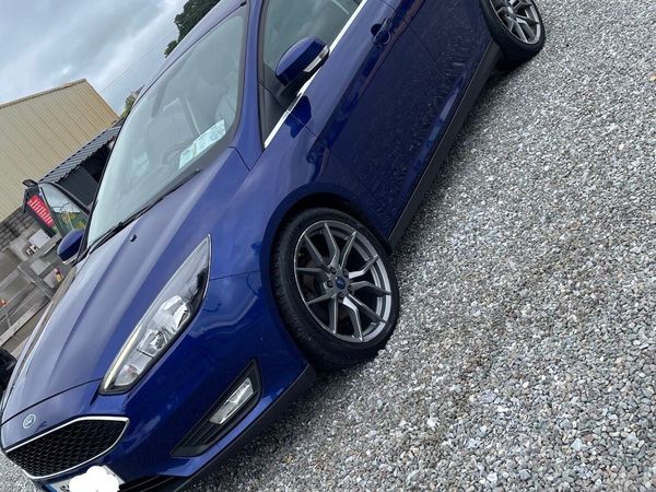 Ford Focus Hatchback, Diesel, 2015, Blue