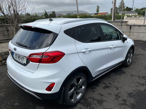 Ford Fiesta Hatchback, Petrol, 2019, White