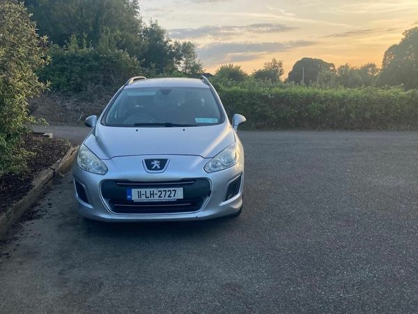 Peugeot 308 Estate, Diesel, 2011, Silver