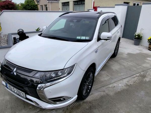 Mitsubishi Outlander SUV, Petrol Plug-in Hybrid, 2019, White