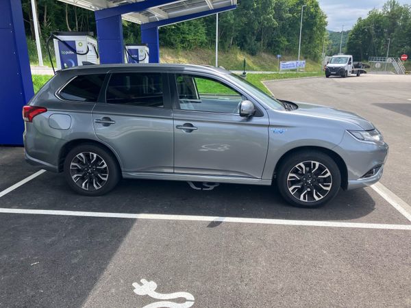 Mitsubishi Outlander SUV, Petrol Plug-in Hybrid, 2015, Grey