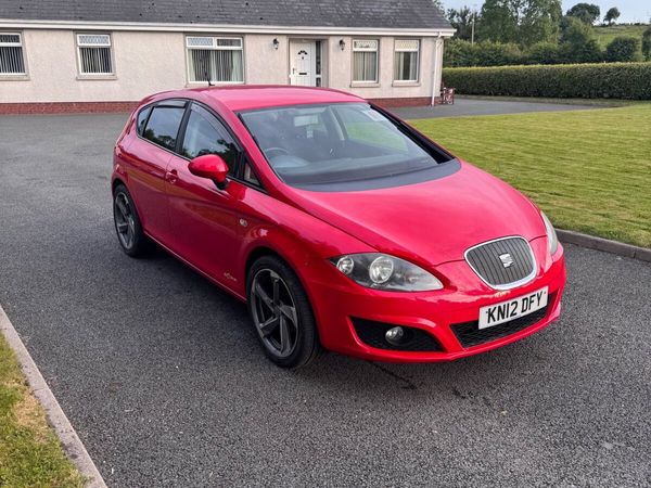 SEAT Leon Hatchback, Diesel, 2012, Red