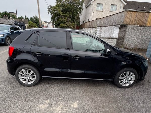 Volkswagen Polo Hatchback, Petrol, 2014, Black