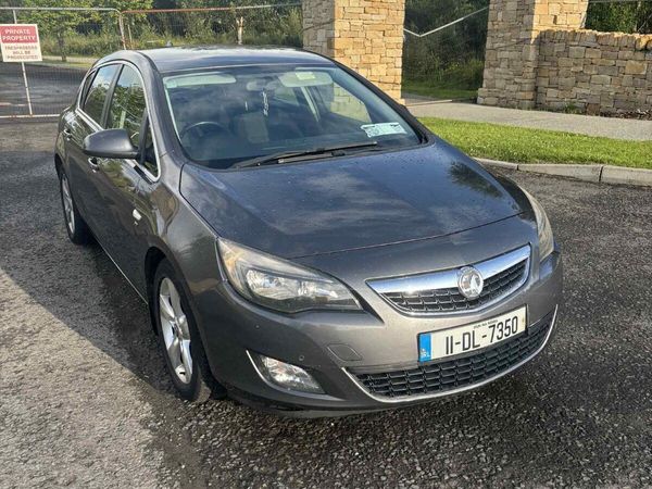 Vauxhall Astra Hatchback, Diesel, 2011, Grey