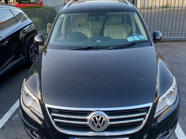 Volkswagen Tiguan SUV, Petrol, 2008, Black