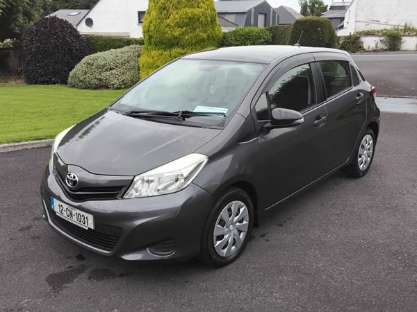 Toyota Yaris Hatchback, Petrol, 2012, Grey