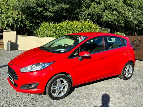 Ford Fiesta Hatchback, Diesel, 2013, Red