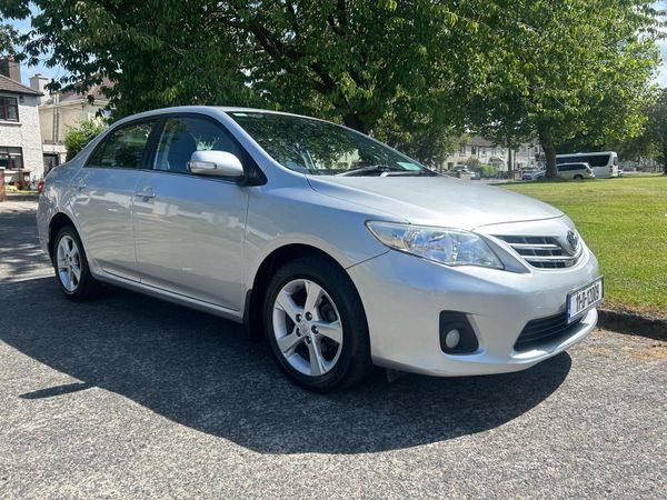 Toyota Corolla Saloon, Petrol, 2011, Silver