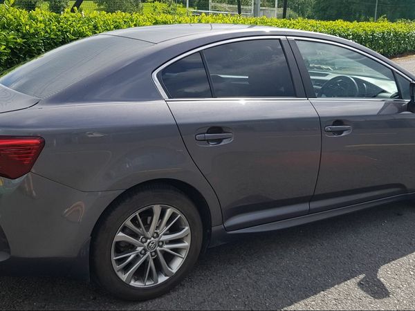 Toyota Avensis Saloon, Diesel, 2017, Grey