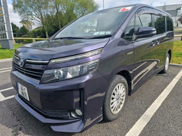 Toyota Noah Estate, Petrol, 2014, Black