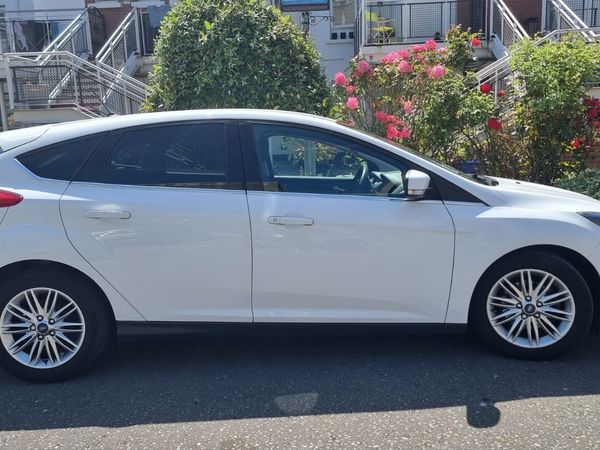 Ford Focus Hatchback, Petrol, 2017, White