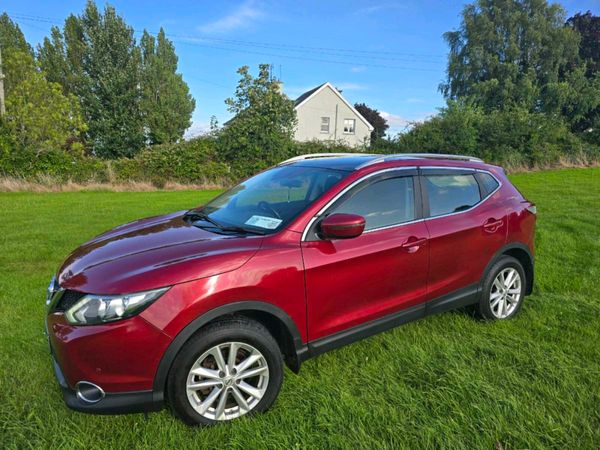 Nissan Qashqai Hatchback, Diesel, 2016, Red