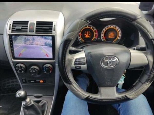 Toyota Corolla Saloon, Petrol, 2010, Silver