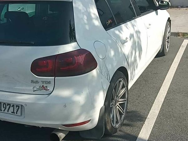 Volkswagen Golf Hatchback, Diesel, 2010, White