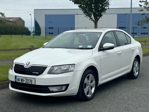 Skoda Octavia Hatchback, Diesel, 2014, White