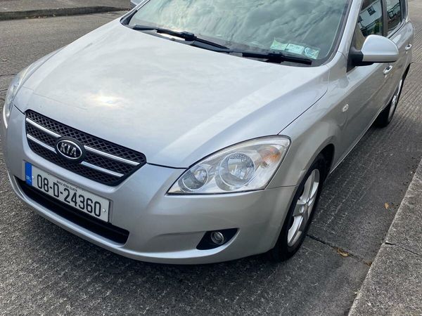 Kia Ceed Hatchback, Petrol, 2008, Silver