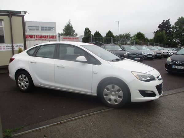 Opel Astra Saloon, Petrol, 2014, White