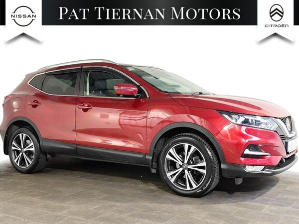 Nissan Qashqai MPV, Petrol, 2019, Red