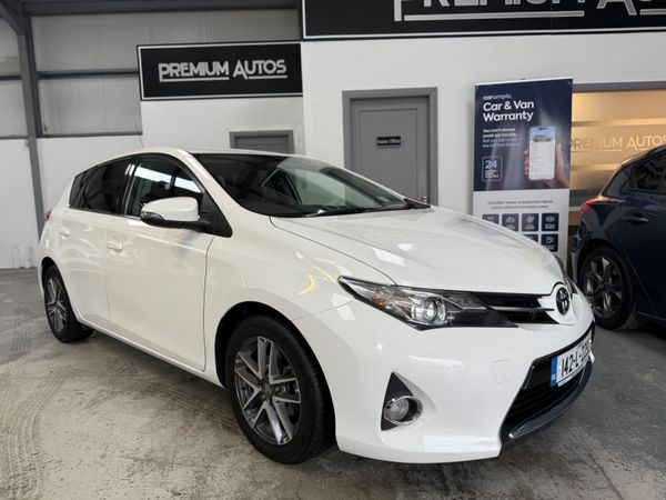 Toyota Auris Hatchback, Diesel, 2014, White