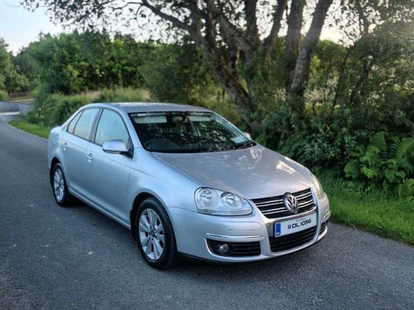 Volkswagen Jetta Saloon, Diesel, 2011, Silver