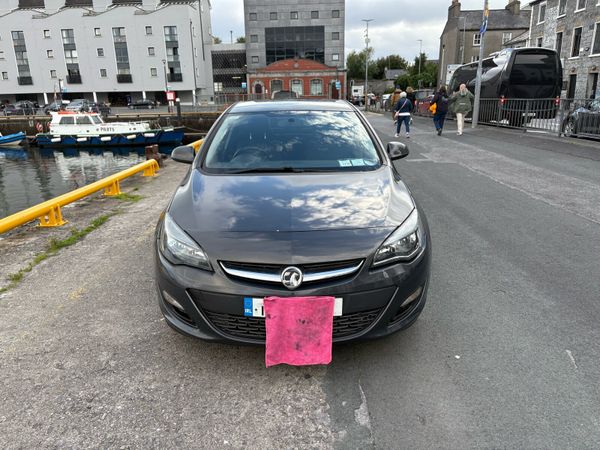 Vauxhall Astra Hatchback, Petrol, 2014, Grey