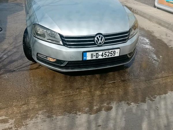 Volkswagen Passat Saloon, Diesel, 2011, Silver