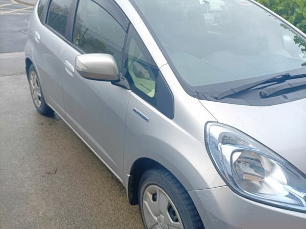 Honda Fit Hatchback, Petrol Hybrid, 2013, Silver