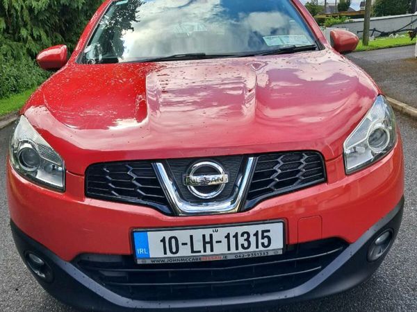 Nissan Qashqai Hatchback, Diesel, 2010, Red