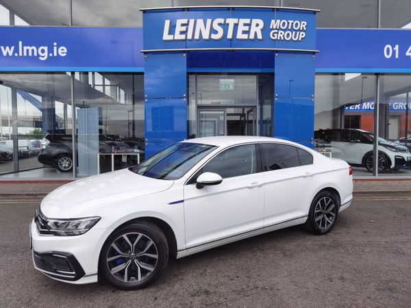 Volkswagen Passat Saloon, Petrol Plug-in Hybrid, 2021, White