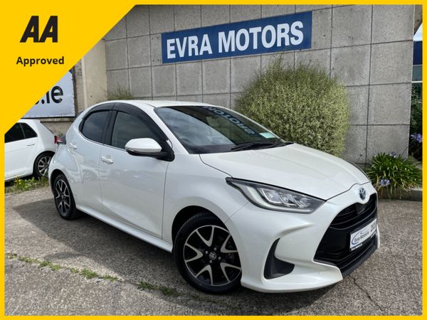 Toyota Yaris Hatchback, Petrol Hybrid, 2020, White